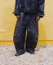 Load image into Gallery viewer, Waxed Indigo Parachute Japanese Nylon Pant
