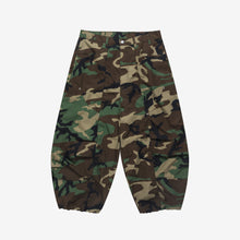 Load image into Gallery viewer, Camo Parachute Twill Pant
