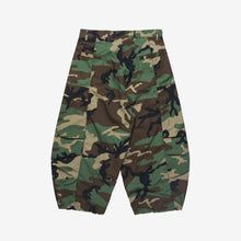 Load image into Gallery viewer, Camo Parachute Twill Pant
